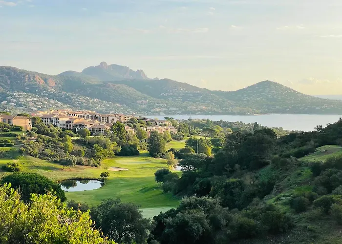 Les Oliviers De L'esterel Saint-Raphaël
